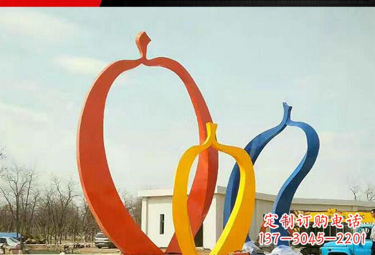 新乡金光闪耀,果实成熟——不锈钢苹果雕塑