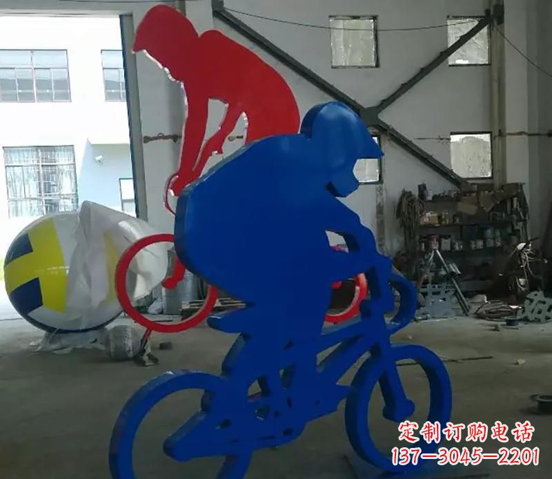 新乡公园不锈钢骑自行车运动人物雕塑