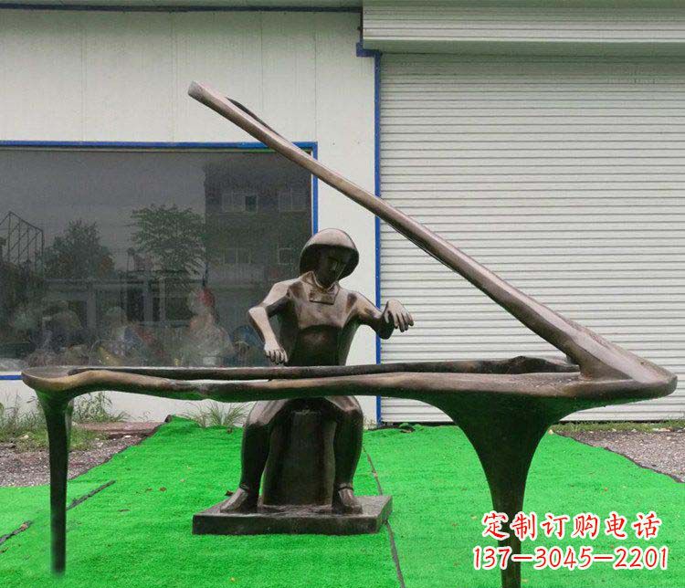 新乡 传奇钢琴雕塑