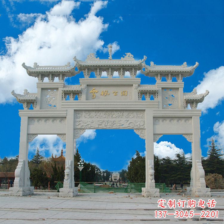 新乡传承历史的精美汉白玉三门牌楼雕塑