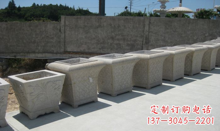 新乡大理石花盆石雕 – 在公园展现精美自然风貌