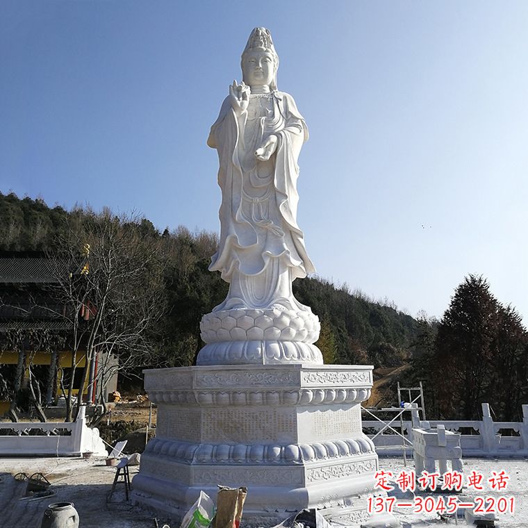 新乡公园雍容华贵的观音石雕
