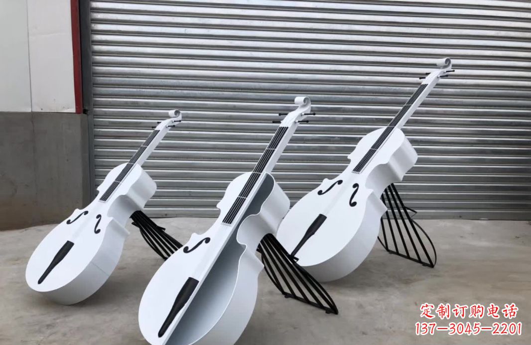新乡广场不锈钢大提琴雕塑1