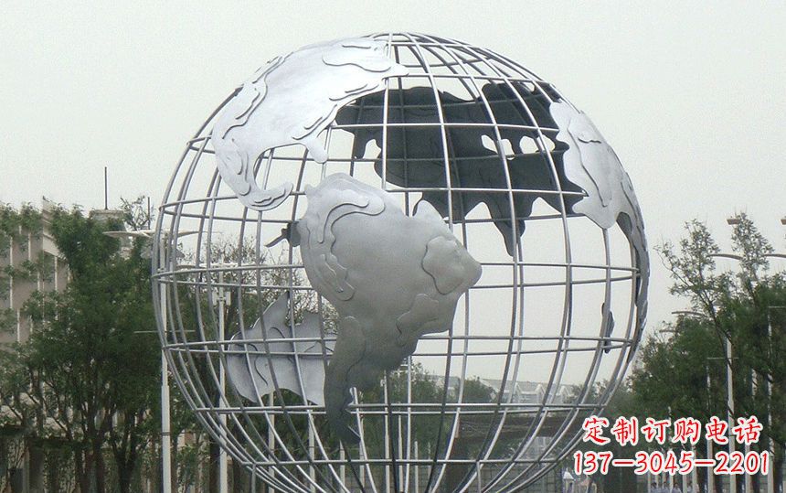 新乡金属太空，伊中领雕塑的不锈钢地球雕塑;