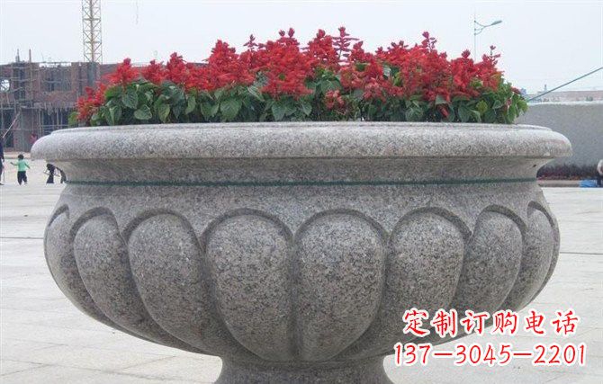 新乡流线形花盆雕塑,打造完美室外空间