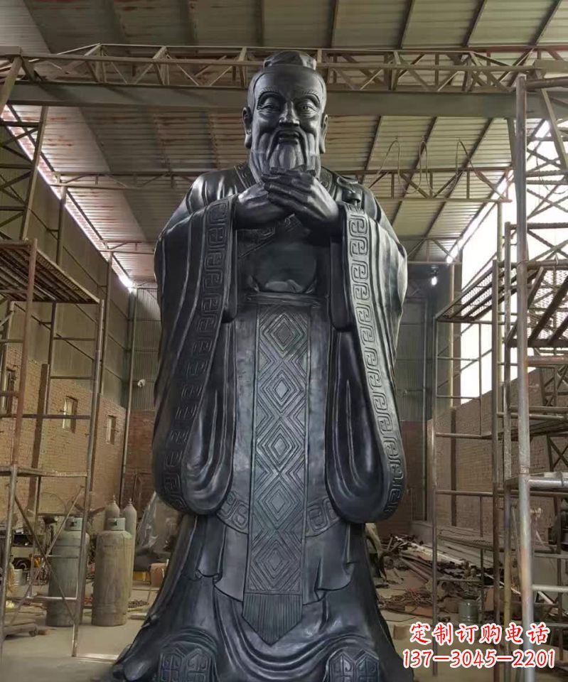 新乡表彰传统文化,尊贵的孔子雕塑