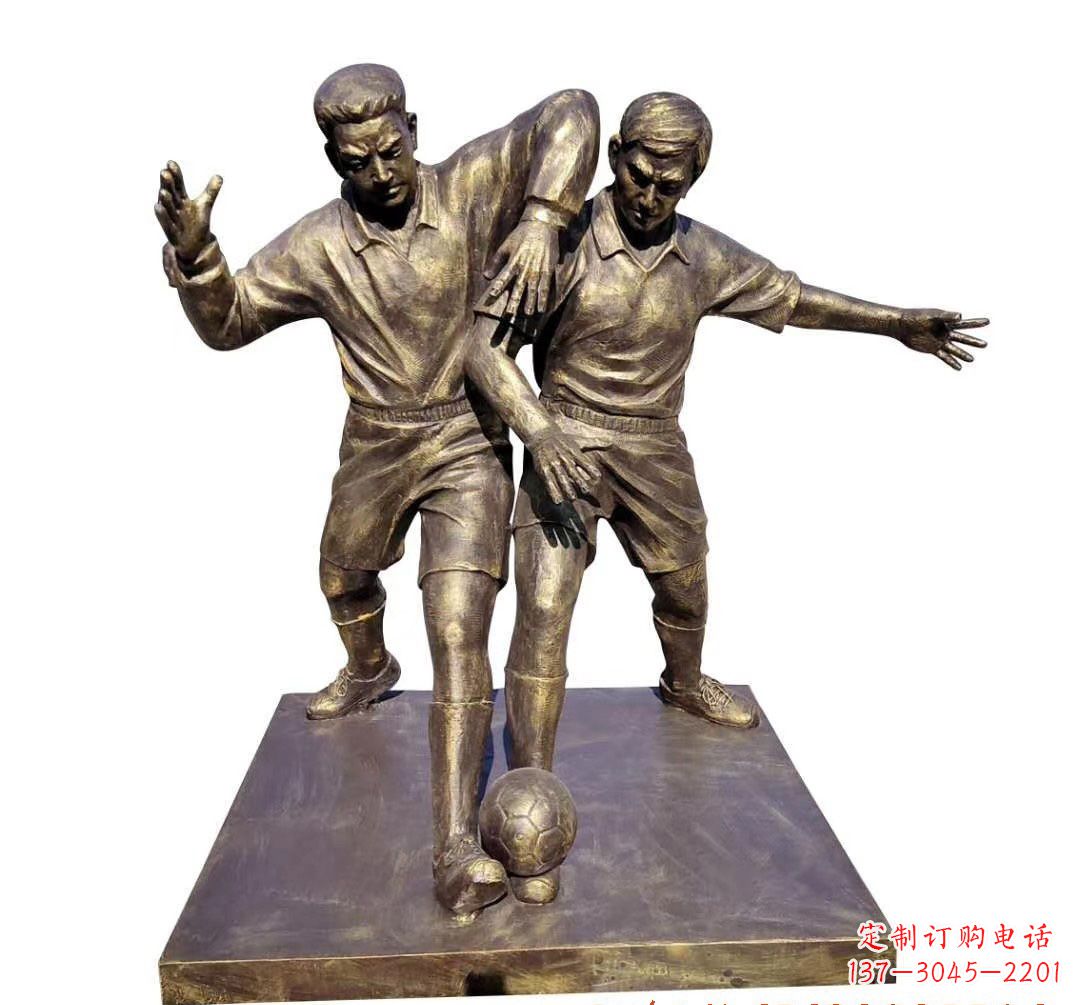 新乡踢足球人物铜雕