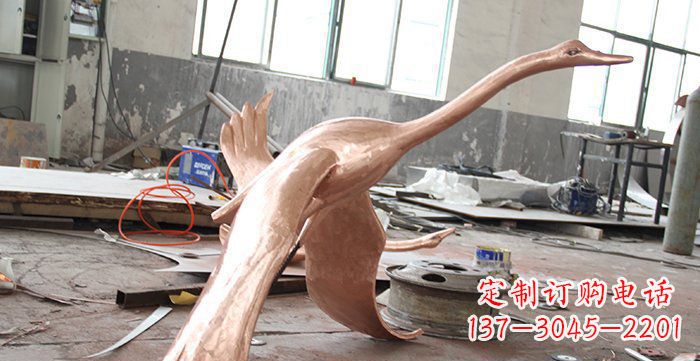 新乡天鹅铸铜动物铜雕
