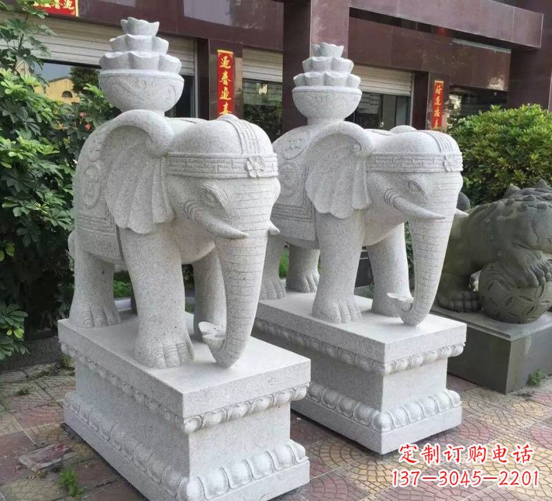 新乡驮元宝的大象石雕