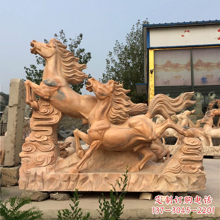 新乡晚霞红奔马群雕
