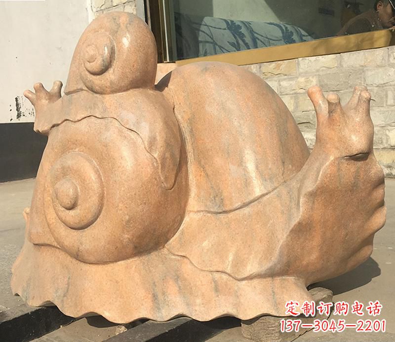 新乡晚霞红大型蜗牛母子雕塑
