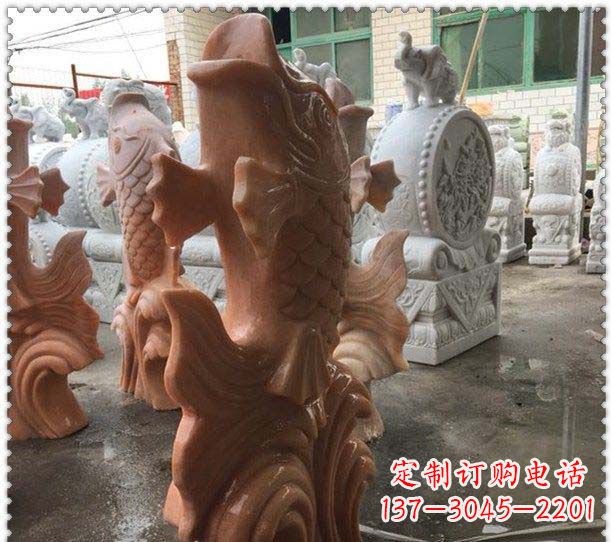 新乡晚霞红喷水鲤鱼公园石雕