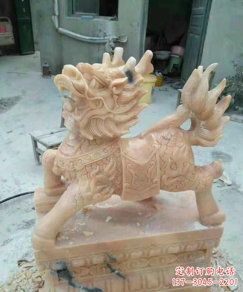 新乡晚霞红麒麟雕塑112