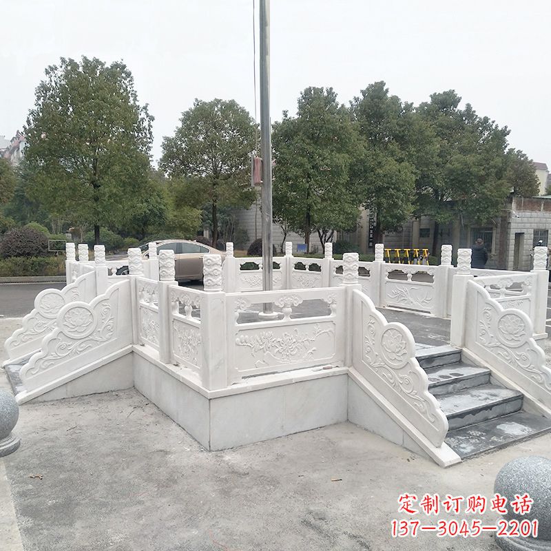 新乡校园广场石雕升旗台