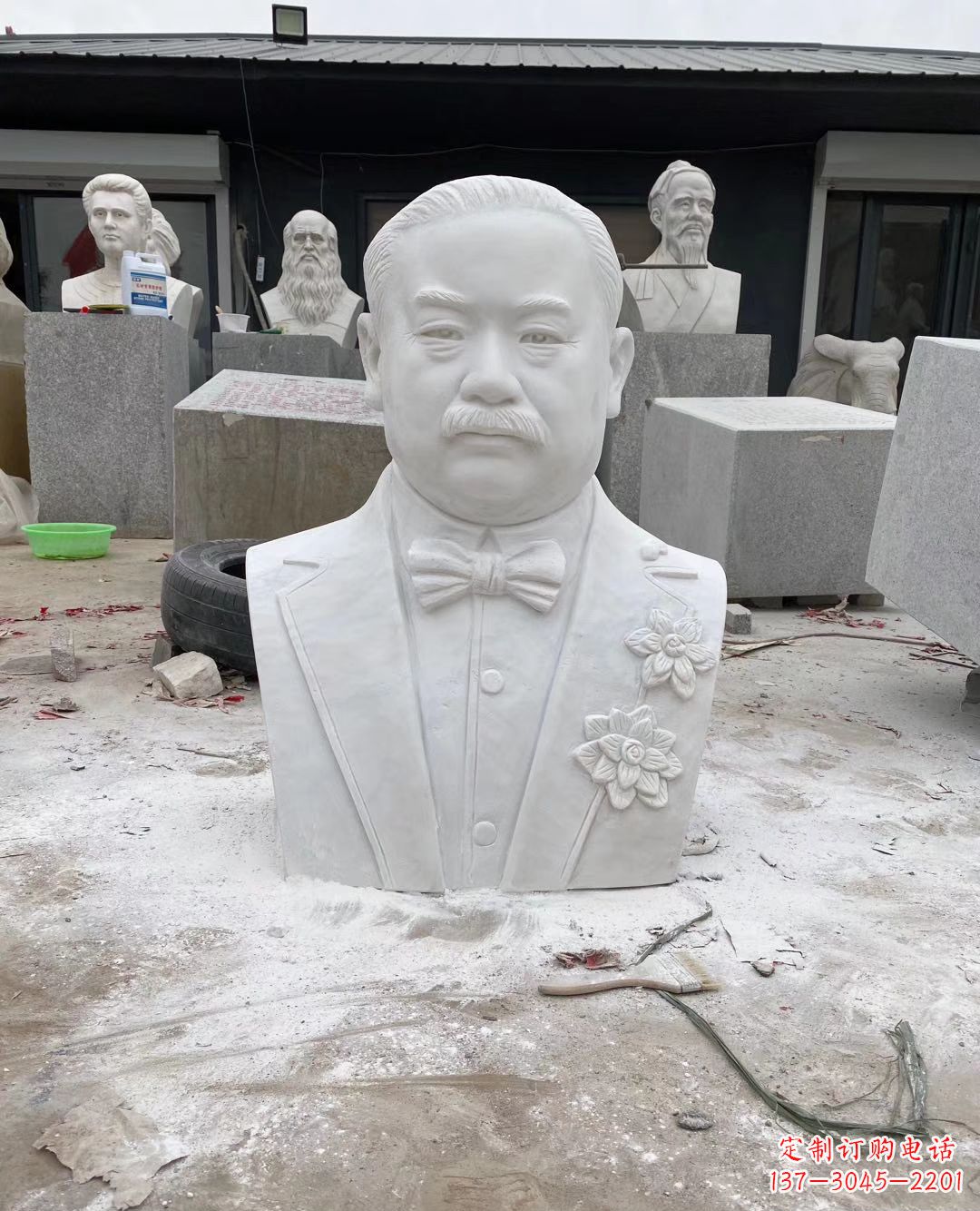 新乡校园名人詹天佑头像石雕
