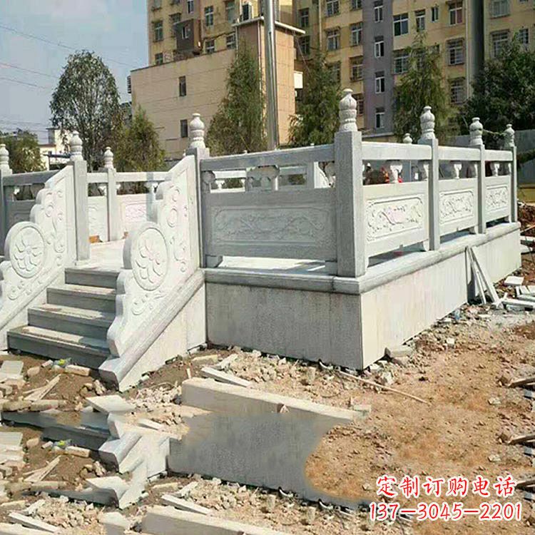 新乡校园青石升旗台