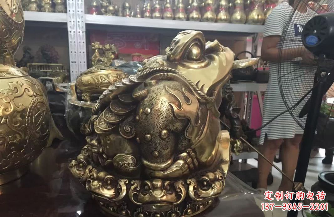 新乡招财金蟾动物铜雕