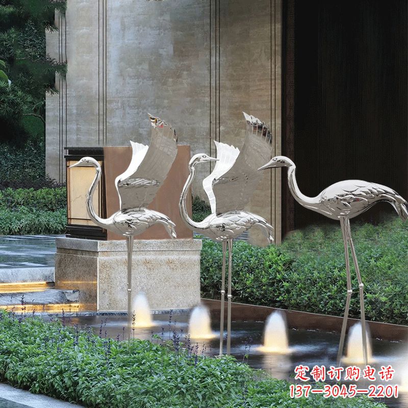 新乡鹤雕塑-公园不锈钢镜面喷泉中的鹤雕塑